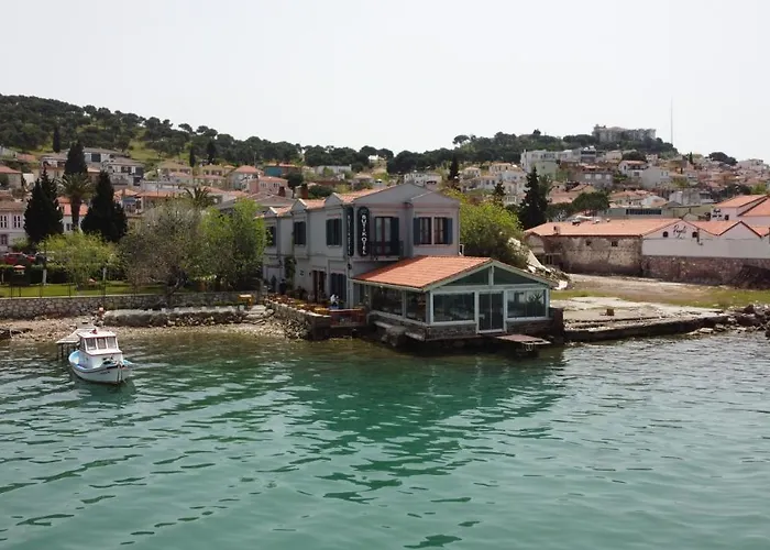 Ferahi Evler 3* Ayvalı