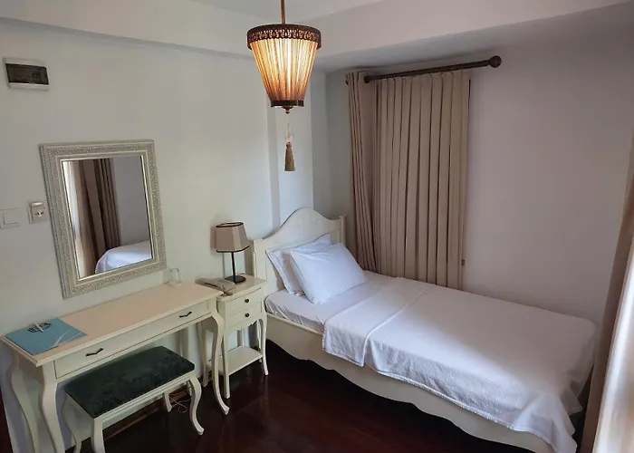 Ferahi Evler Ayvalı