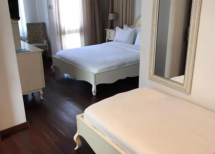 Ferahi Evler 3* Ayvalı