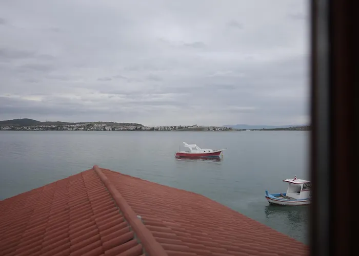 Ferahi Evler 3* Ayvalı